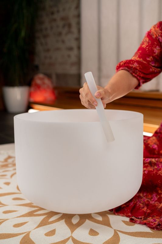 Meinl CSBM16D3 Crystal Singing Bowl 16, 440Hz, Sacral Chakra E3