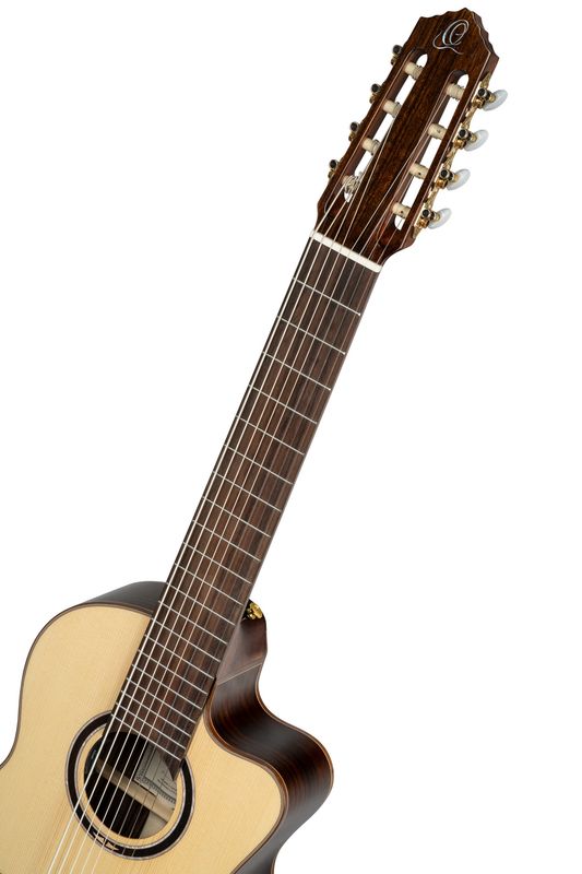 Ortega RCE158RW-8 Klassisk gitar 8-strängad, med mik.