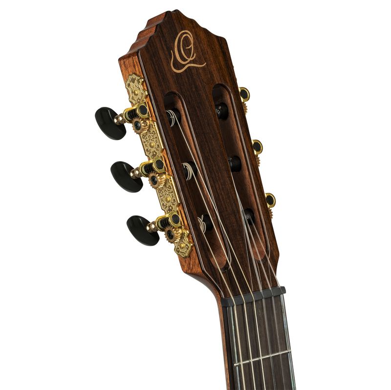 Ortega GRANDSUITE-CE Klassisk gitar 4/4 Size, med mik