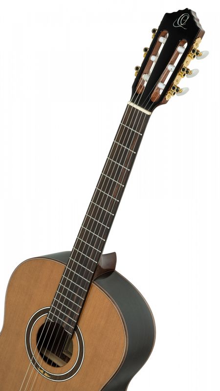 Ortega RE159RWSN Klassisk gitar 4/4 Size, med mik, Slim neck