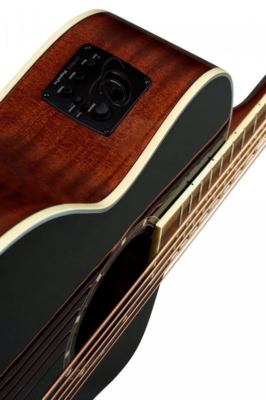 Ortega D8CE-5 5-strängad Akustisk bas med mik, Cutaway, Gloss Black