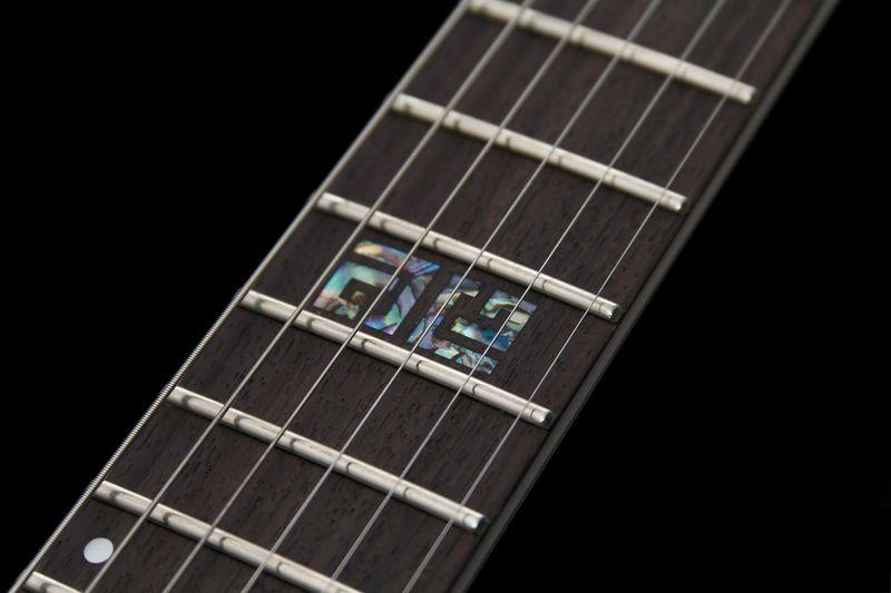 Ibanez KIKO100-TRR Elgitar med hardcase, Prestige Kiko Loureiro Signatur