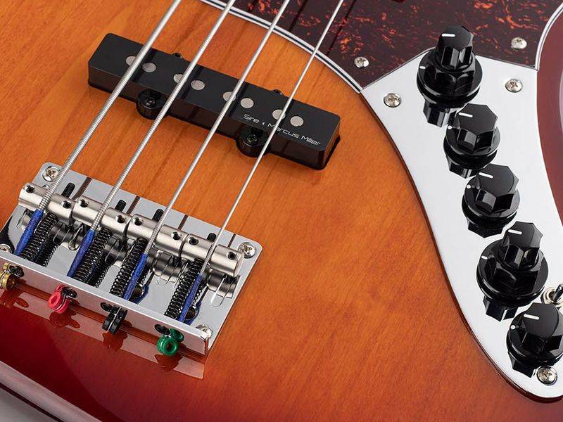 Sire V7 2nd Gen Series Marcus Miller fretless Alder 4-string Bass Guitar Tobacco Sunburst