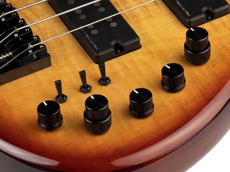 Sire M7 2nd Gen Series Marcus Miller fretless Alder + Solid Maple 4-string Bass Guitar Brown