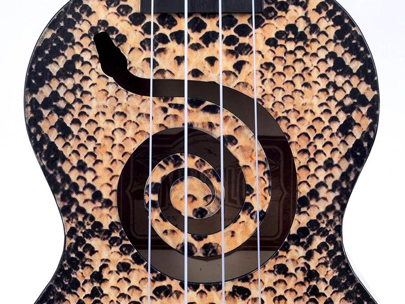 Mahalo Art Series, soprano ukulele PYTHON, with bag