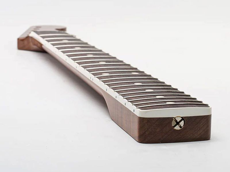 Allparts Select ltd VIN-MOD Deluxe neck for Stratocaster, AAA+ roasted flamed maple, bound fretboard, nitro finish