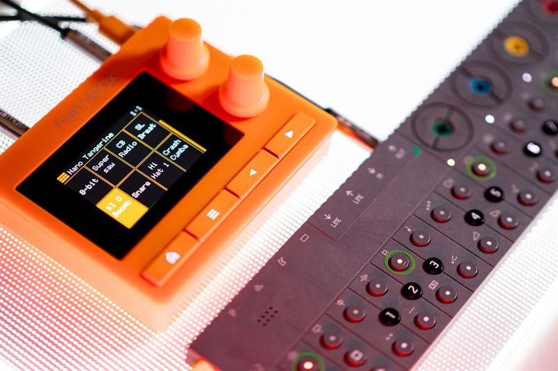 1010music Nanobox Tangerine - Compact streaming sampler