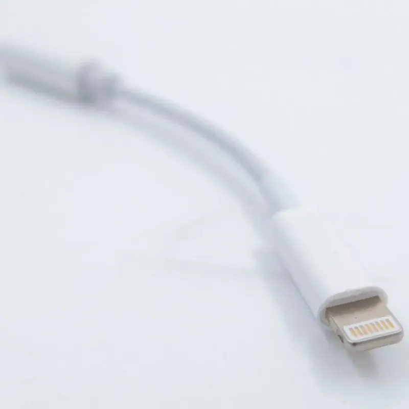 Record AC-L-TRRS Lightning-til-minijack-adapter til hodetelefoner