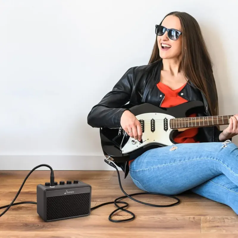 Donner DA-10 gitarforsterker  