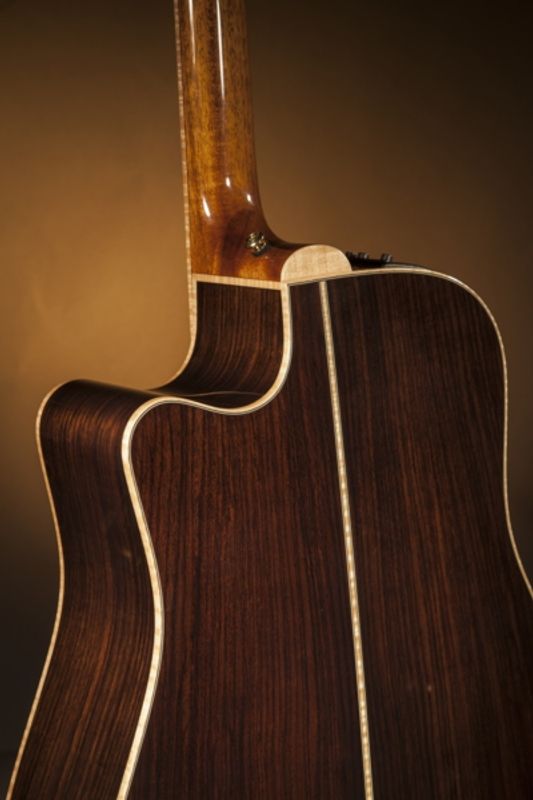 Takamine P7DC